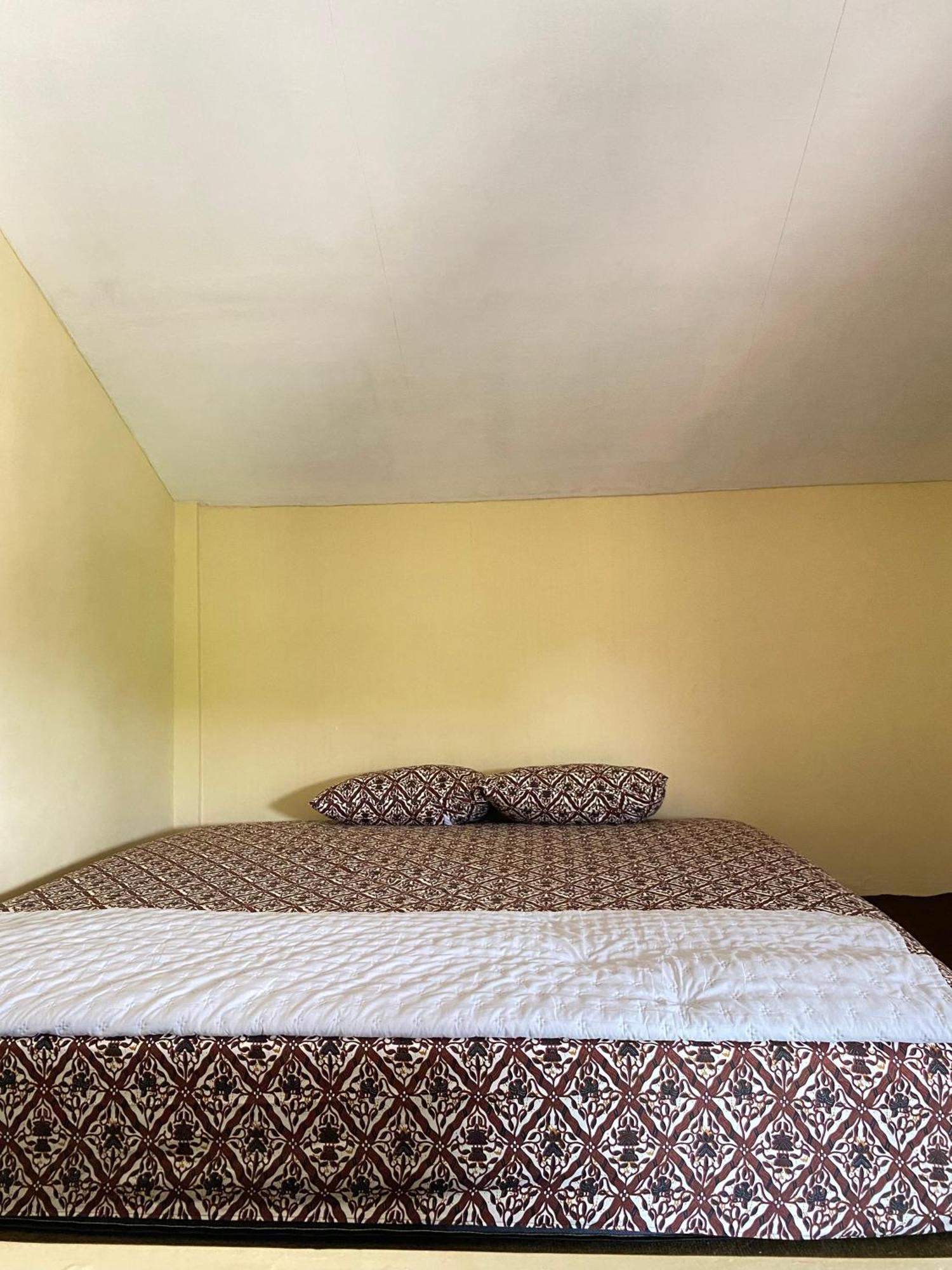 Ada Homestay Magelang Buitenkant foto