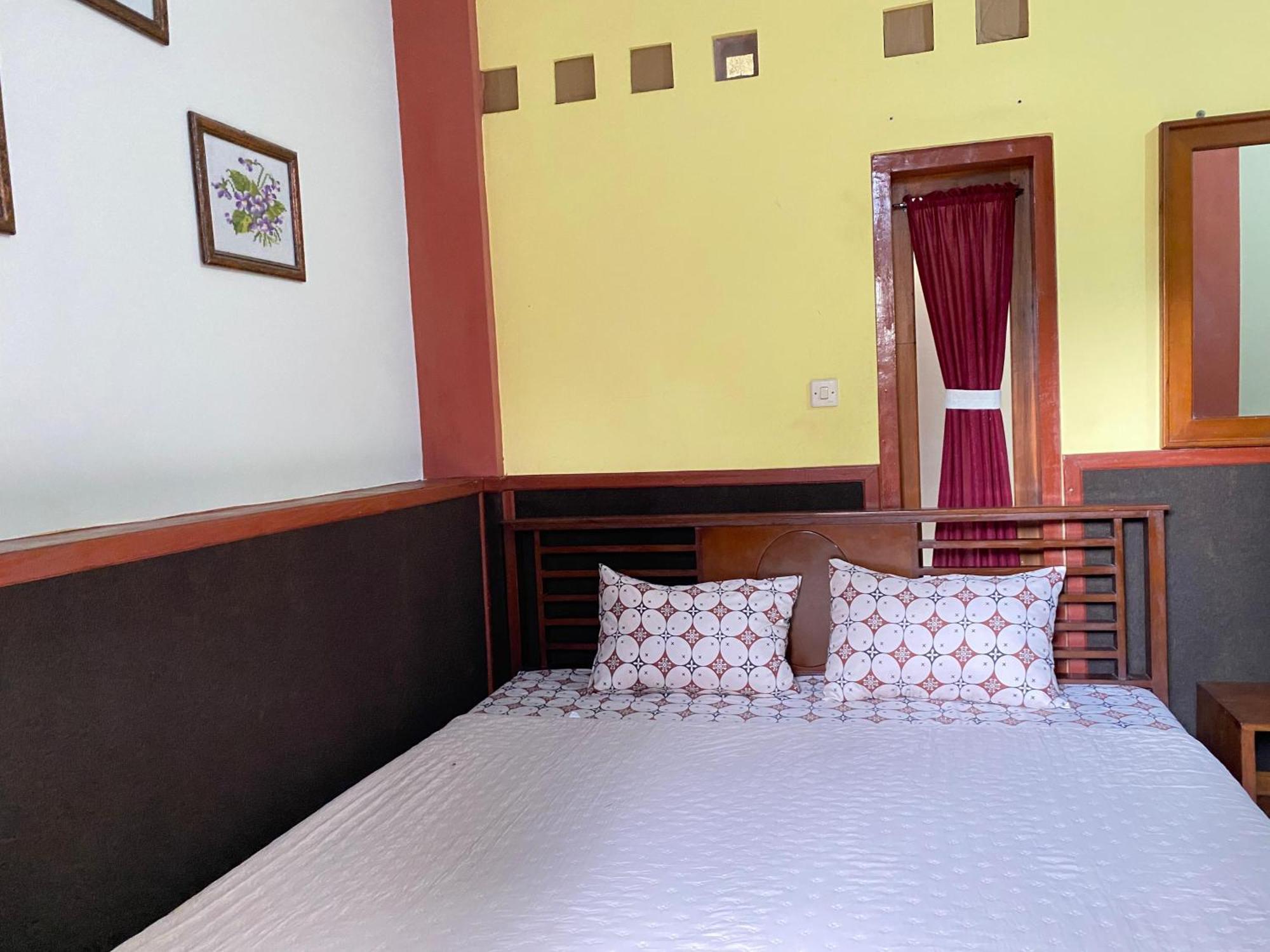 Ada Homestay Magelang Buitenkant foto