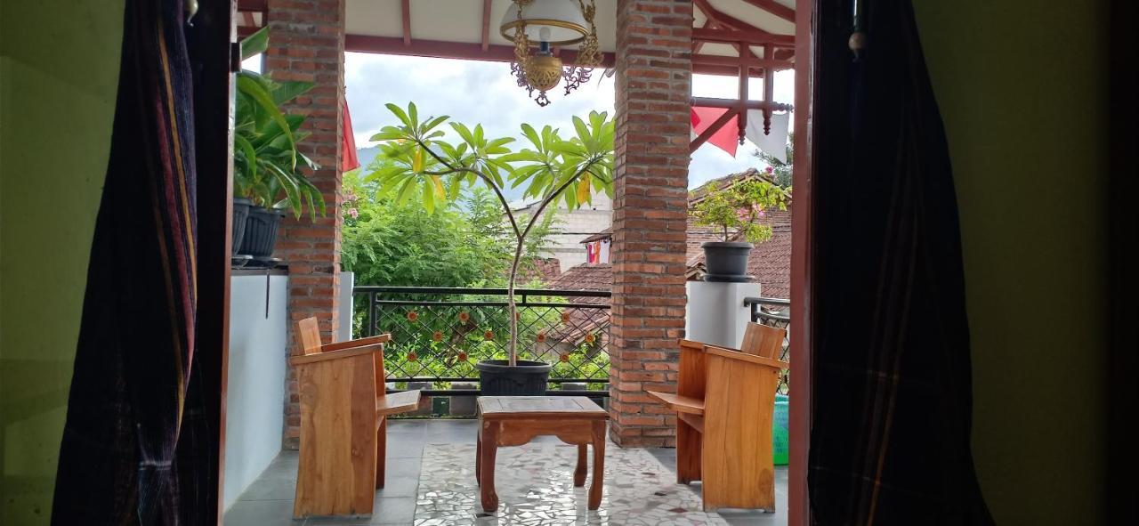 Ada Homestay Magelang Buitenkant foto